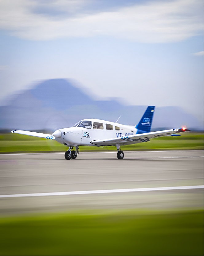 Piper Archer DX Side View